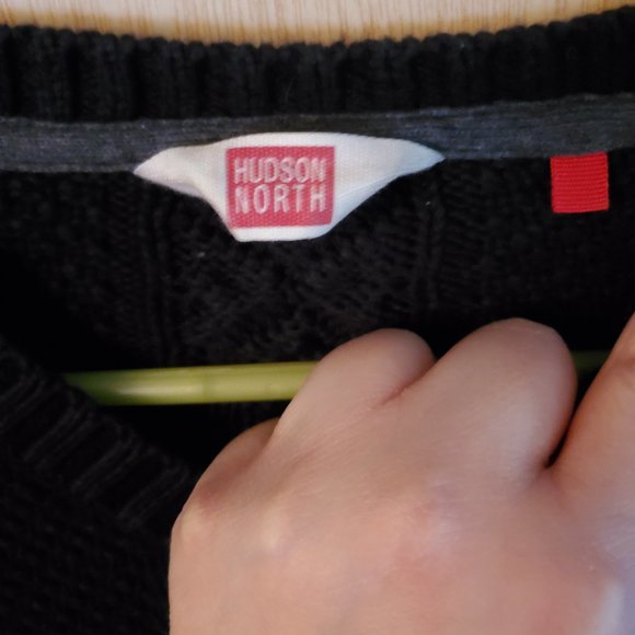 Hudson North Black Cable Knit V Neck Sweater, Size Large Good - Picture 4 of 4